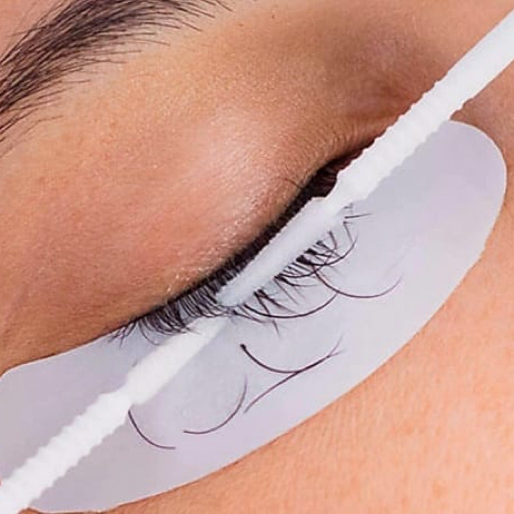 Eyelash removal / Remocion at D Mariela Miss Nails in Hazleton, PA