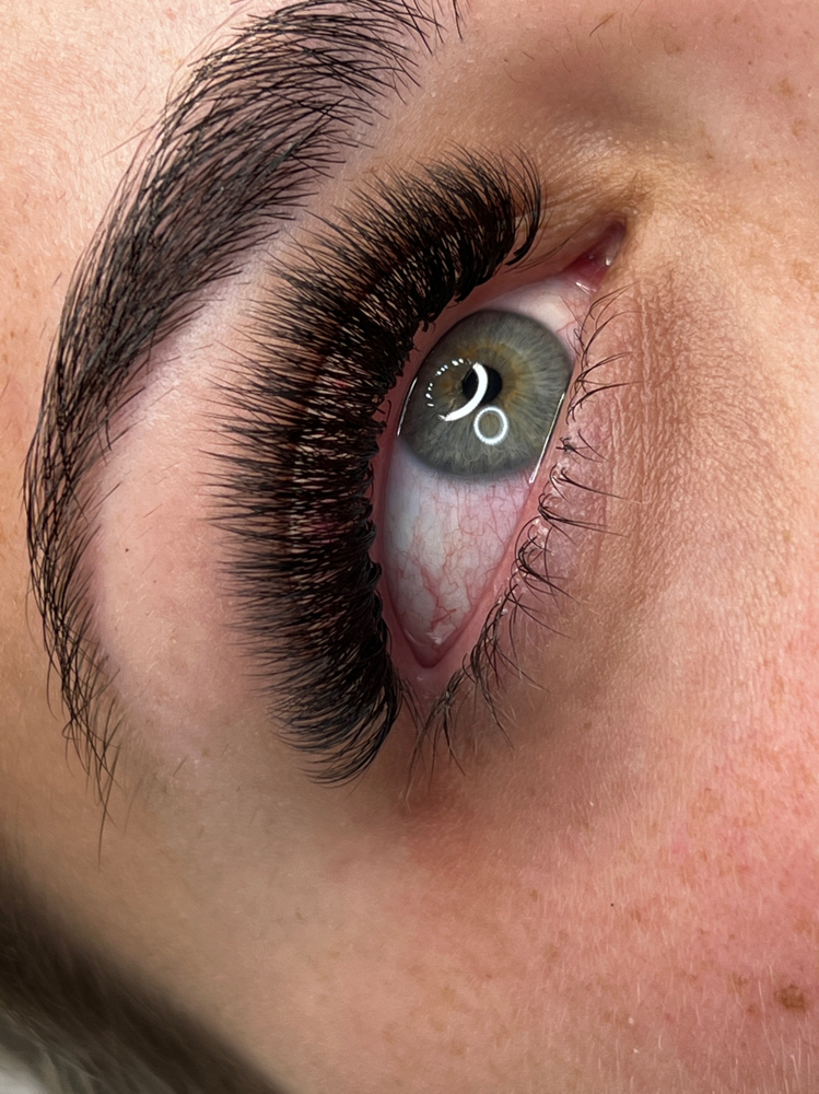 Hybrids 3 weeks fill (23-26 Days) at Blink Lavish Lash & Brow Studio in Duluth, GA