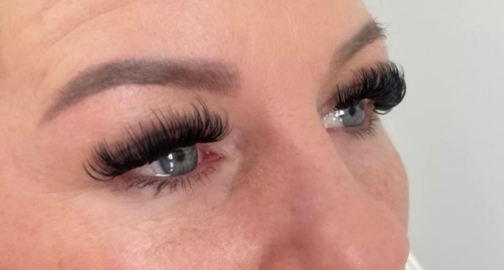 Full Set Volume Lashes