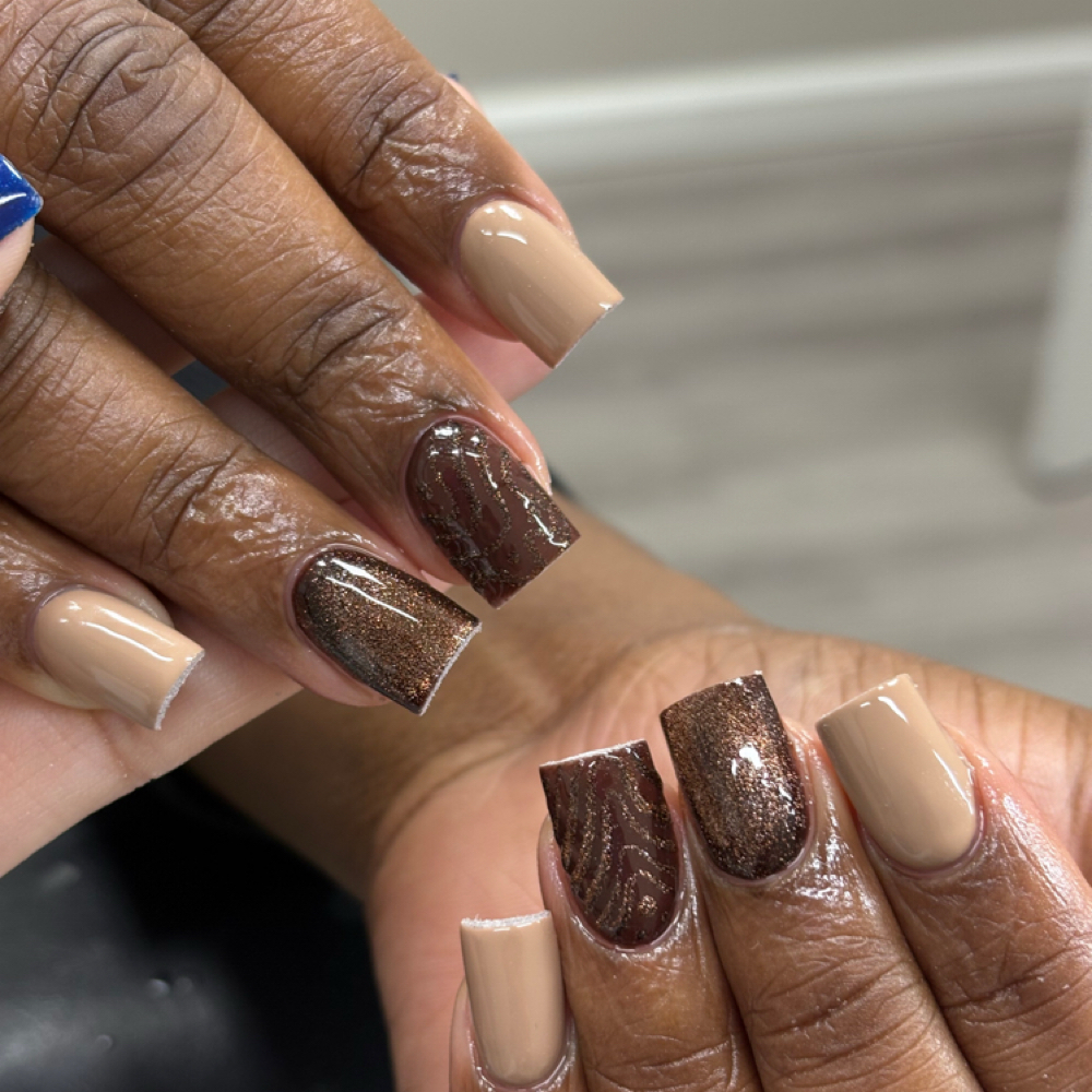Short Poly Gel Nails at Levitia.nails in Eastpointe, MI