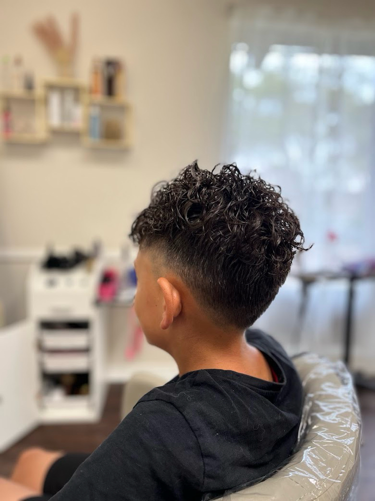 Gentlemen haircut/ Fade