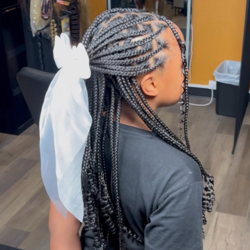 Kid Medium Knotless(3-10) at 3D BRAIDS in Arlington, TX