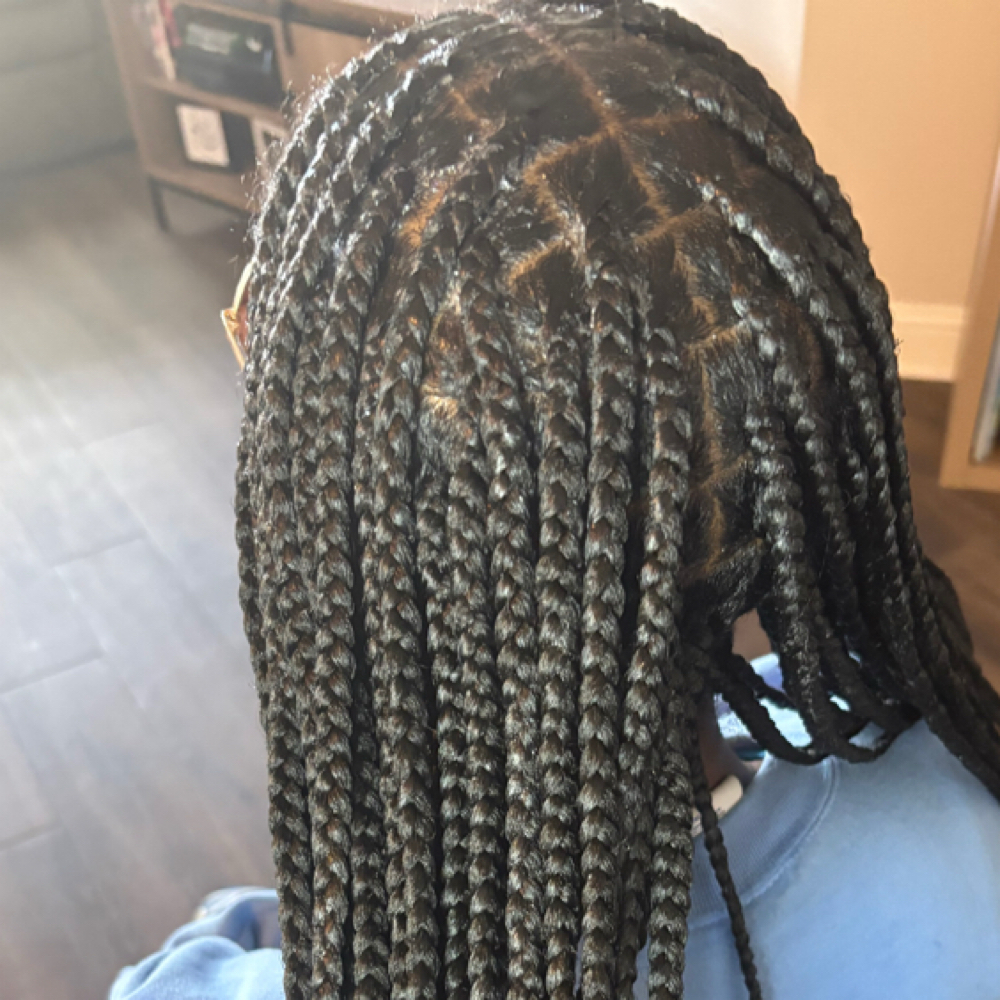 Smed Knotless at BraidsByMisha in Gonzales, LA