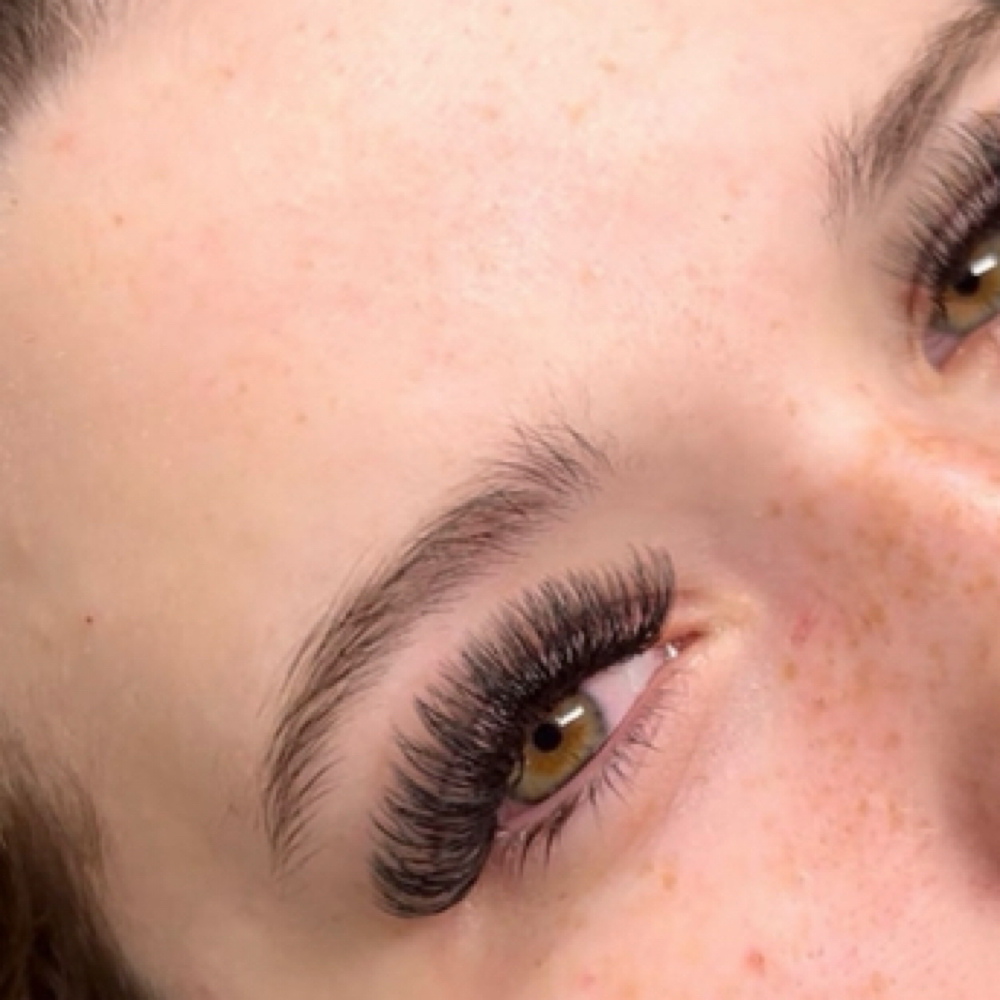 Mixed/ Light Volume Fill at Divine Lash Bar in Las Vegas, NV