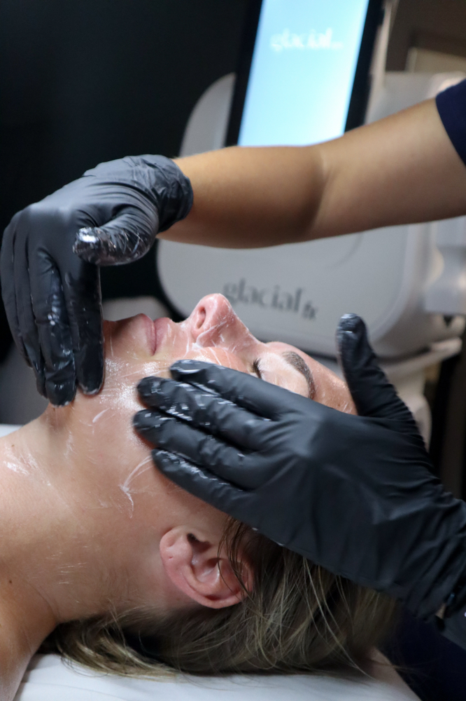 DETOXIFYING HYDRAFACIAL™️