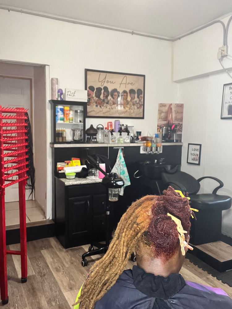 High Light/ Color loc/NH at Natural Iz Me in Fredriksted, VI