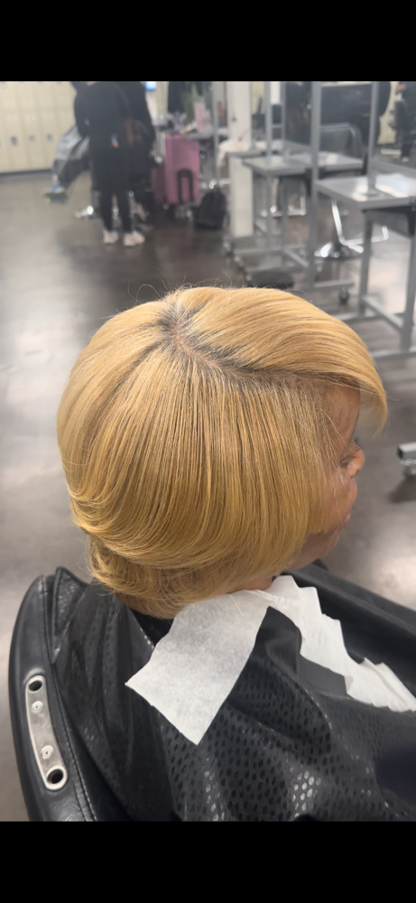 Deluxe Silk Press at Oshi Wrote My Roots in Dallas, TX