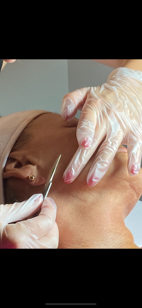 The Dermaplaning Facial