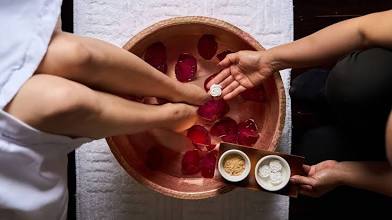 Luxury Pedicure + GEL Polish