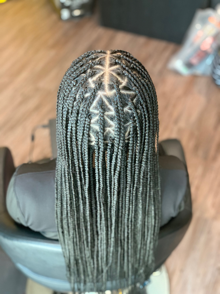 S-med Knotless Braids 72” Hair