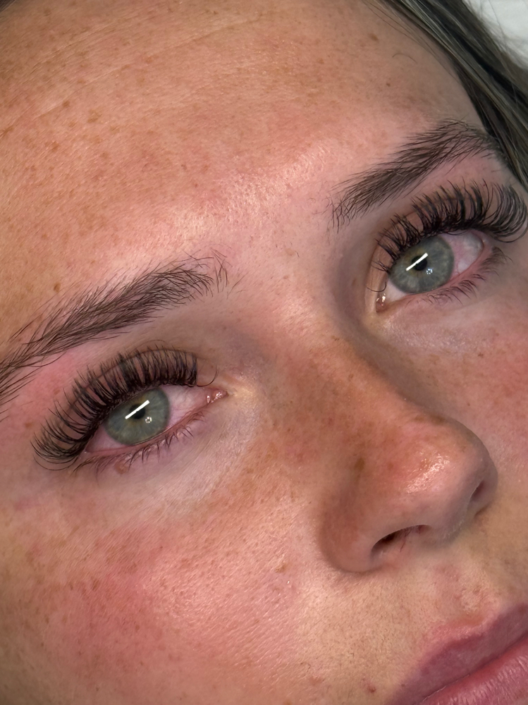 Hybrid Full Set at Outlaw Lash Co. in Washington Court House, OH