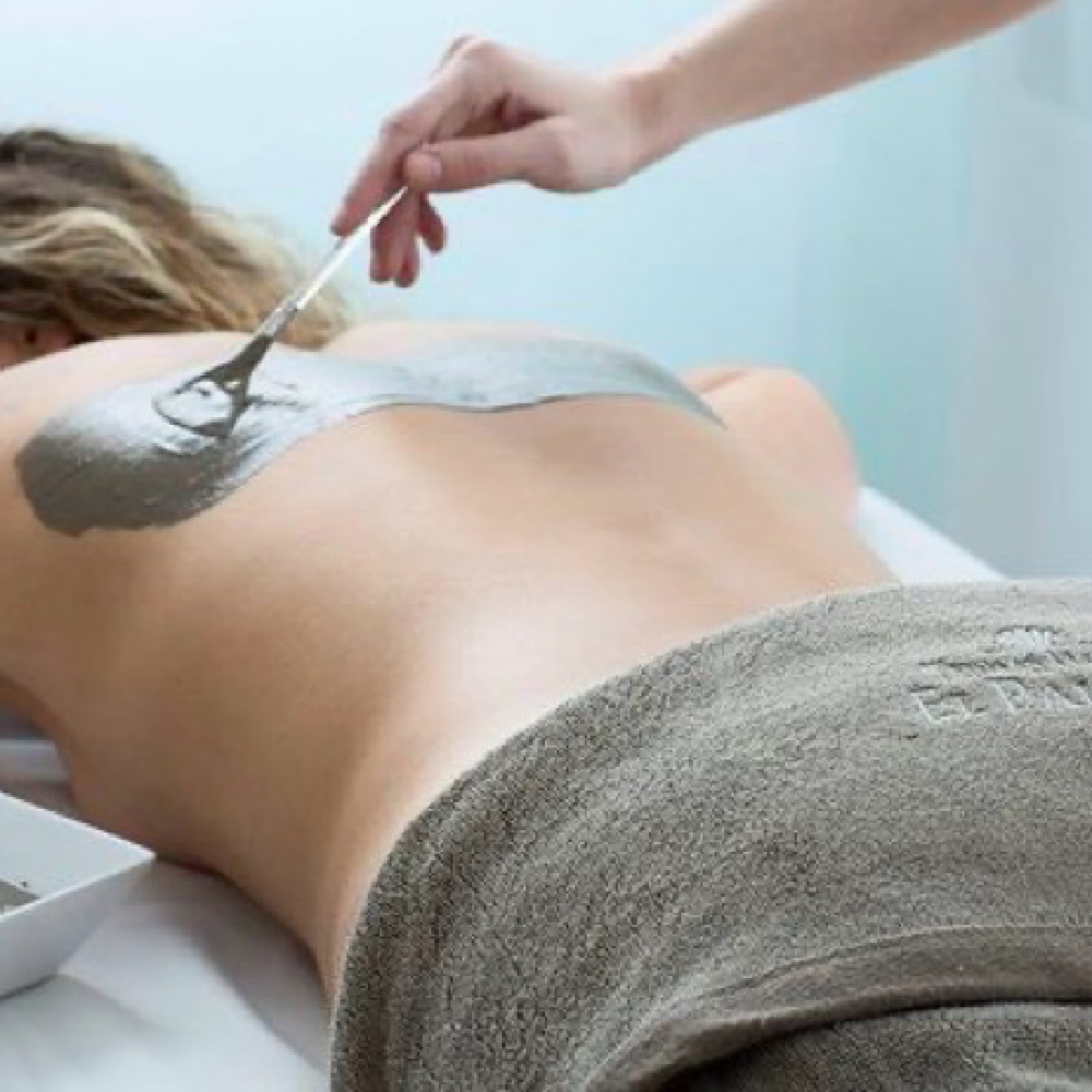 Signature Back Facial (50 Min ) at Ashley Andrade Aesthetics & Lashes in Somerset, MA