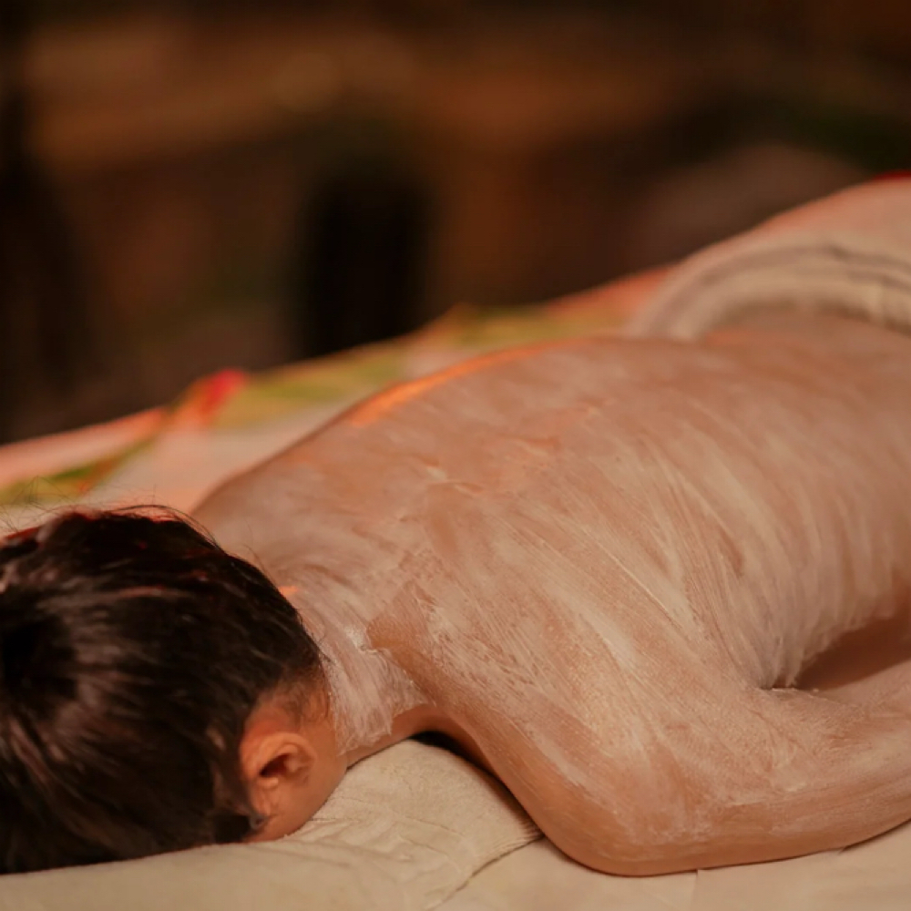 Full-Body Facial at WaxLand & BodySculpting in Los Angeles, CA