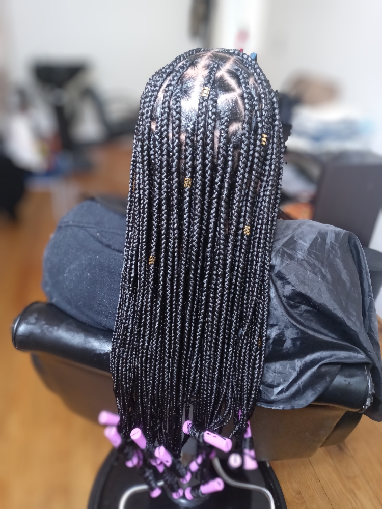 Medium knotless
