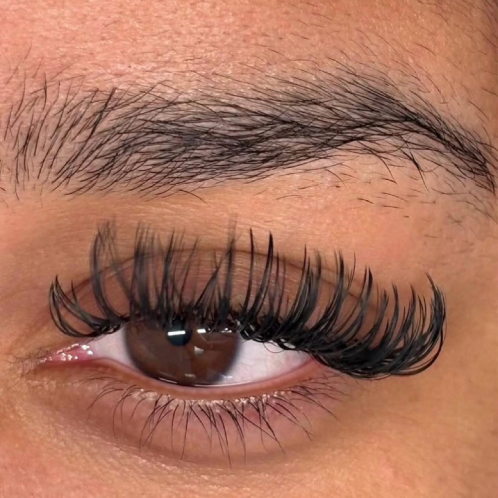Classic Lash Set at Honey Minkx Beauty in Philadelphia, PA