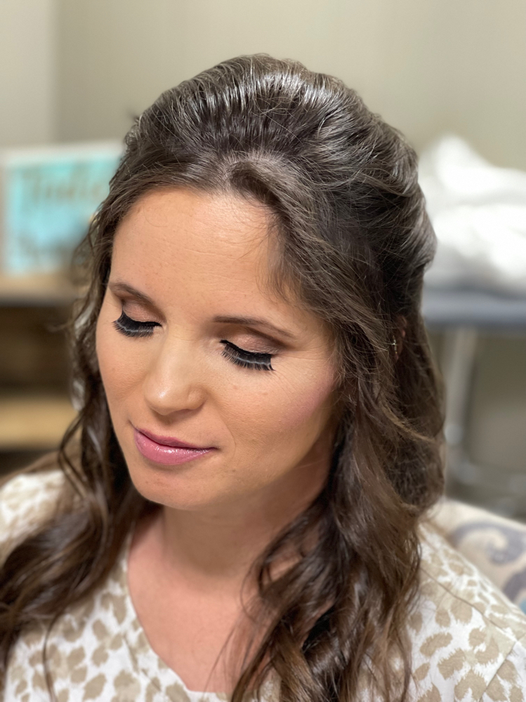 Strip Lash Application