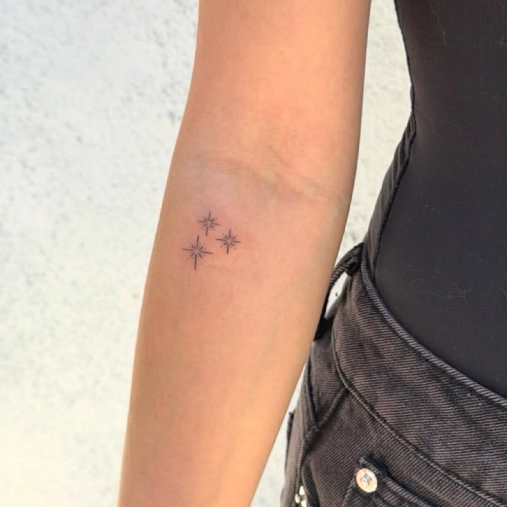 TINY TATTOO WITH @halfpeach.ink at DAZEY AESTHETIC COLLECTIVE in Phoenix, AZ