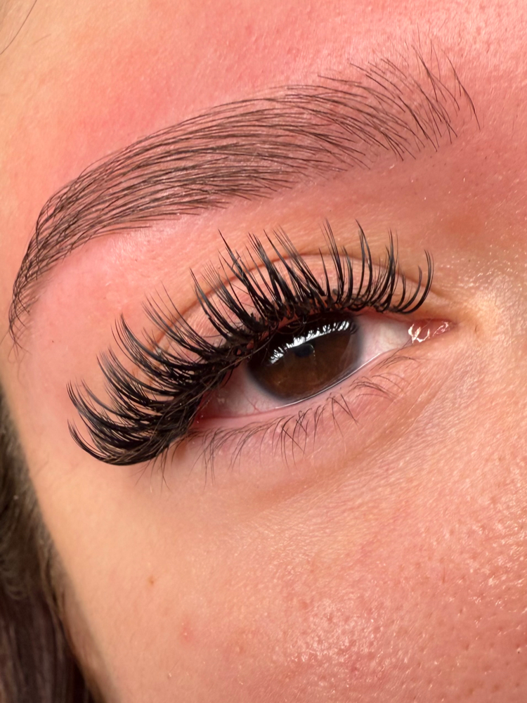 Wispy Lashes Full Set