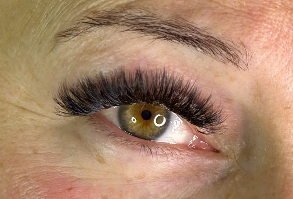 Volume Lash Extension Fill In