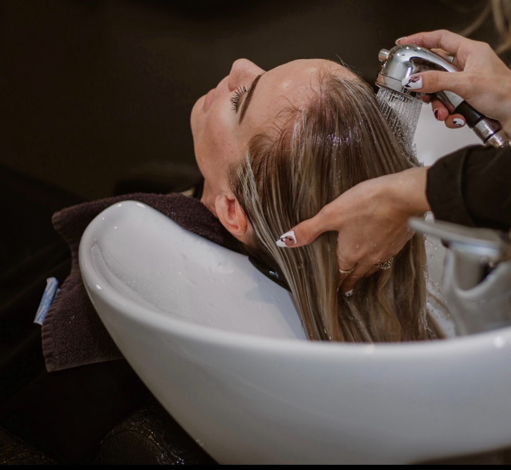 Shampoo & Style