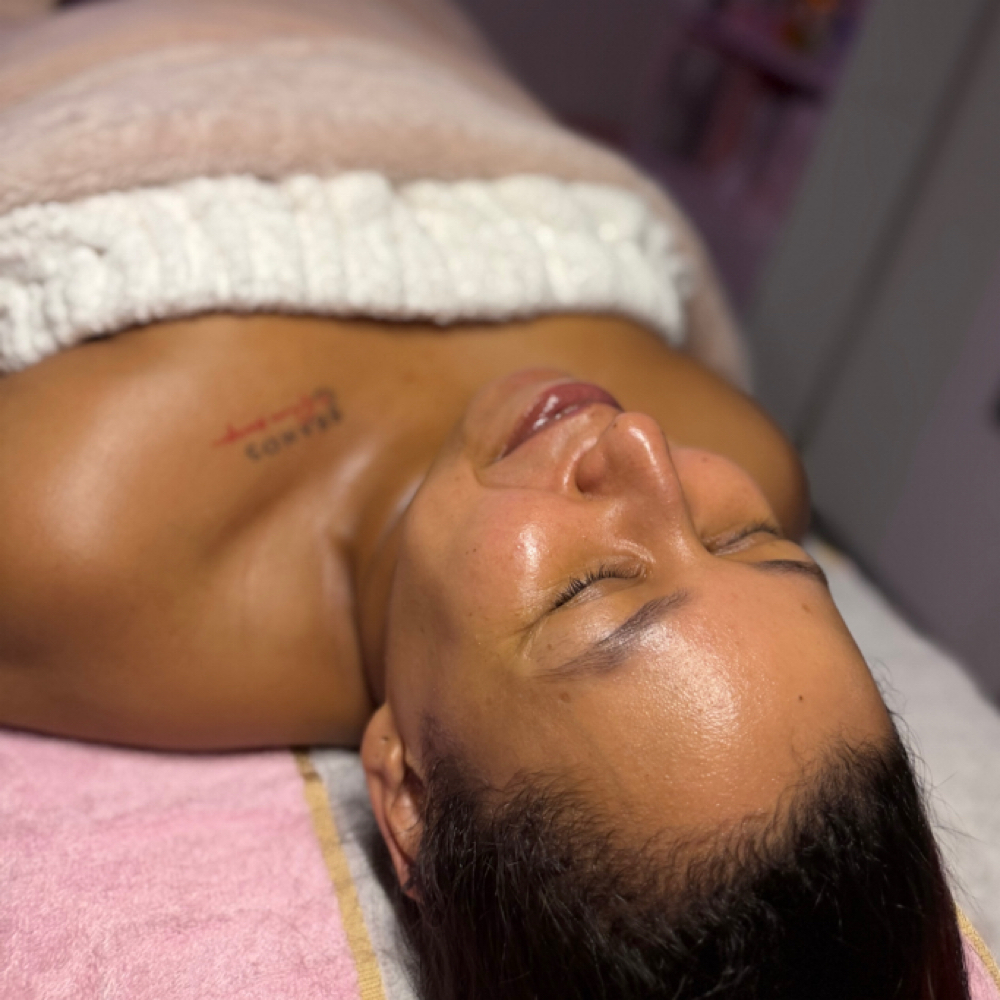 ✨ Facial Personalizado Signature🫧 at Tayselfcarestudio LLC in Lawrence, MA