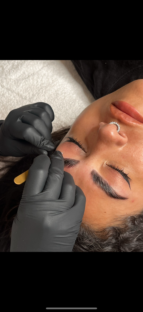 Brow Shaping (Tweezing Only) at Oz Skin in New York, NY