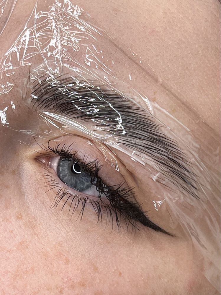 Eyebrow Lamination