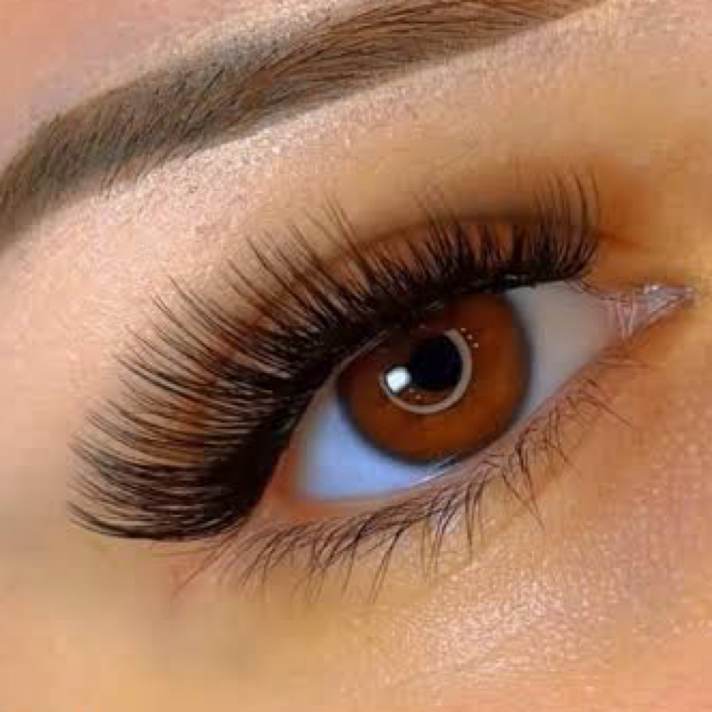 Cluster Lashes at Maryam Nails And Lashes in Phoenix, AZ
