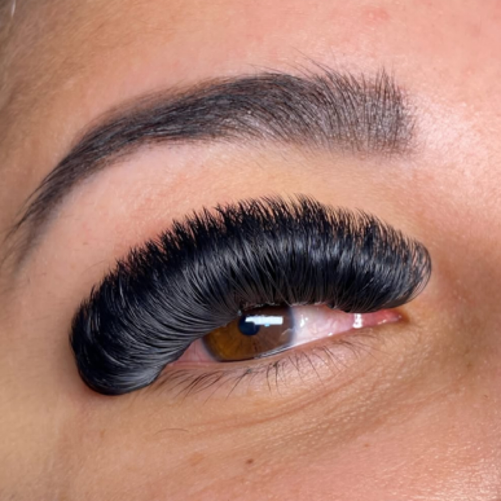 MEGA V SET (conjunto mega volumen) at HIGHLASH & BROW in Odessa, TX