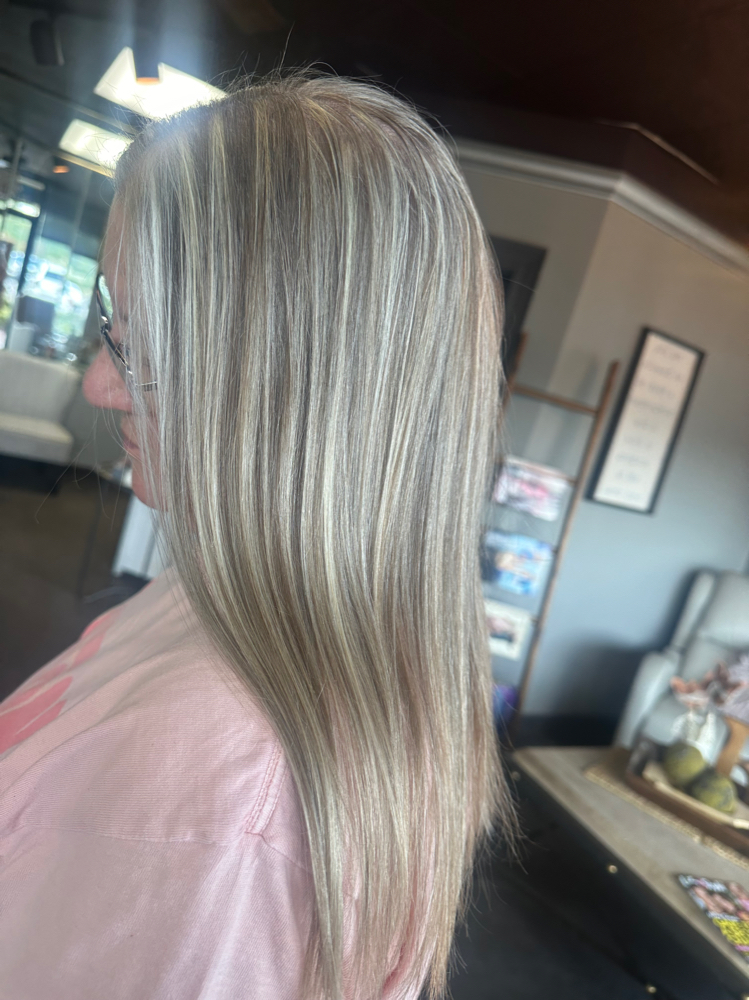 Shampoo Style at Hunters Beauty Haven in Warren, OH