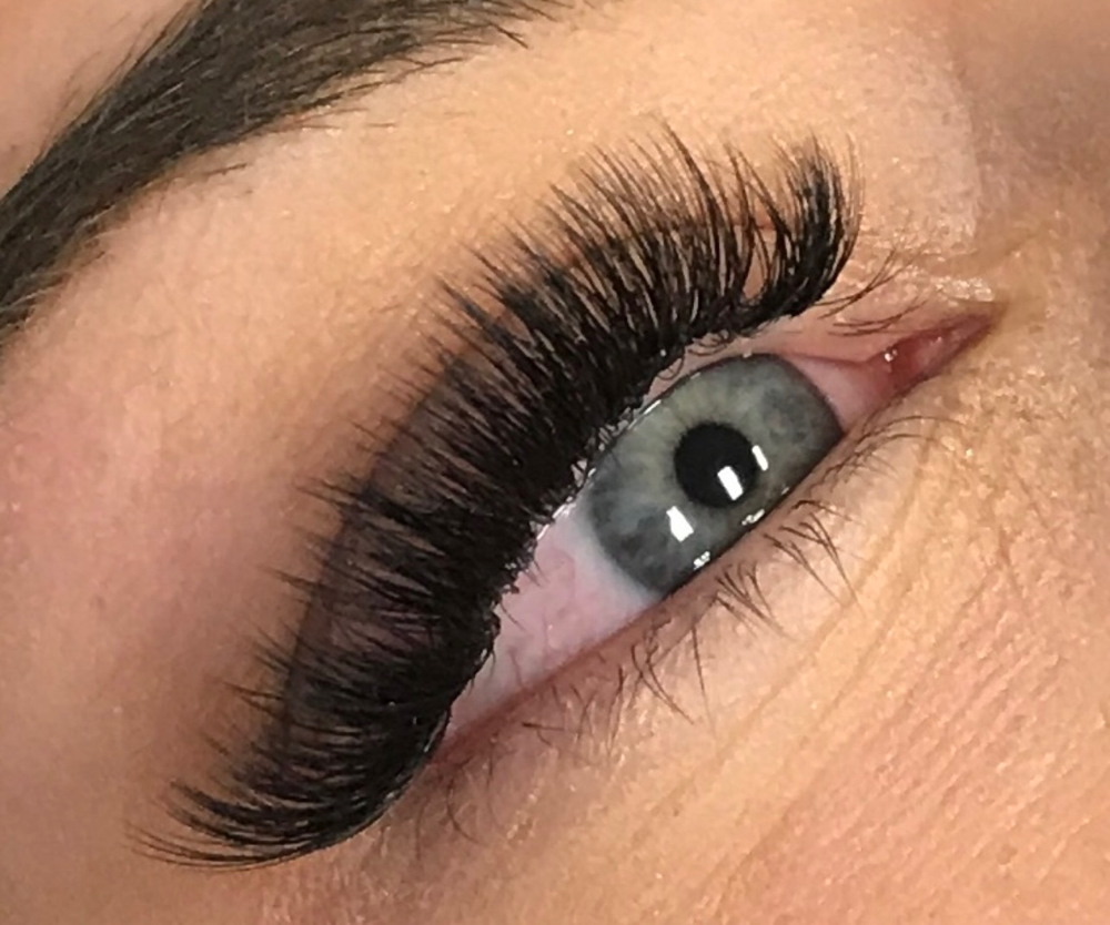 THE VOLUME LASH