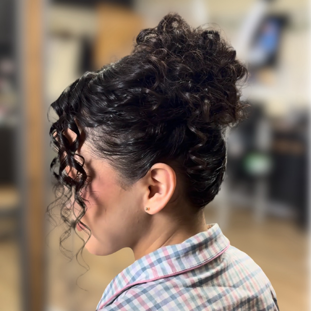 Amillie Bridemaids Hairstyling/updo at Amillie Starr HMUA⭐️ in Lawrence, MA