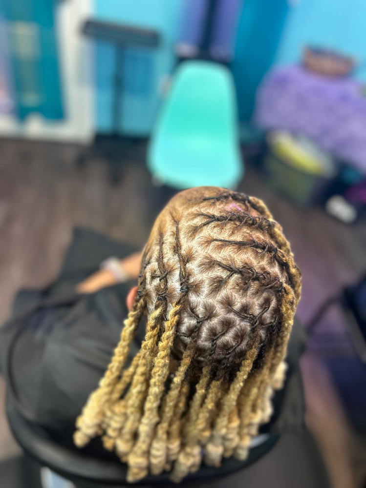 Retwist & Freestyle at Thahairtherapist in Houston, TX