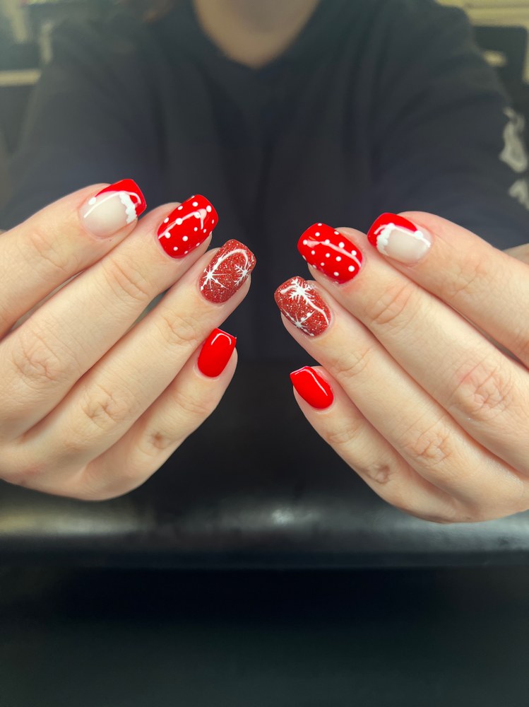 6 Finger Nail Art at Pomalo Nail Studio in Bremerton, WA
