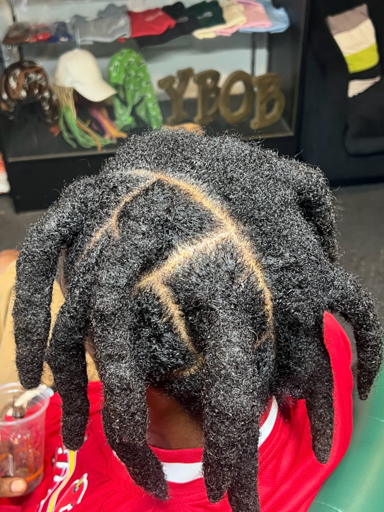 Wic Touchup/Maintanence at Your Braid Our Bondđź’š in Florissant, MO