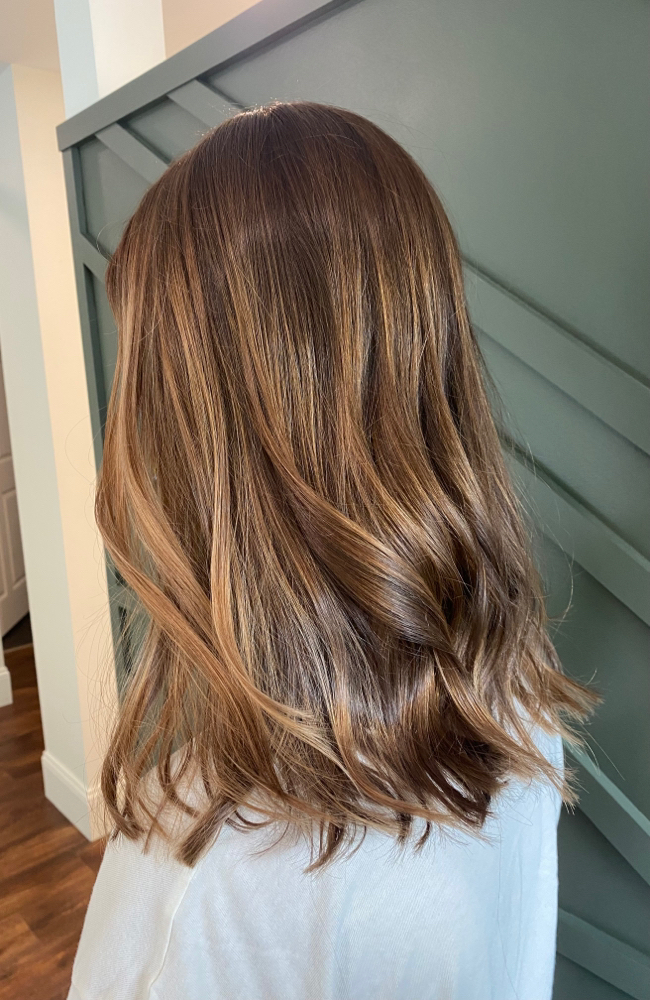 Root Color & Blowdry