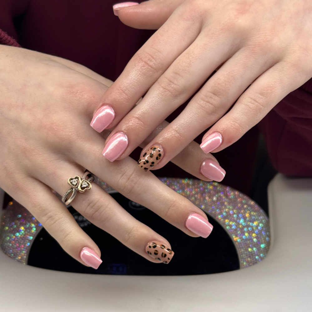 Level 1 Art at Sunset Nail Bar in Hayes, VA