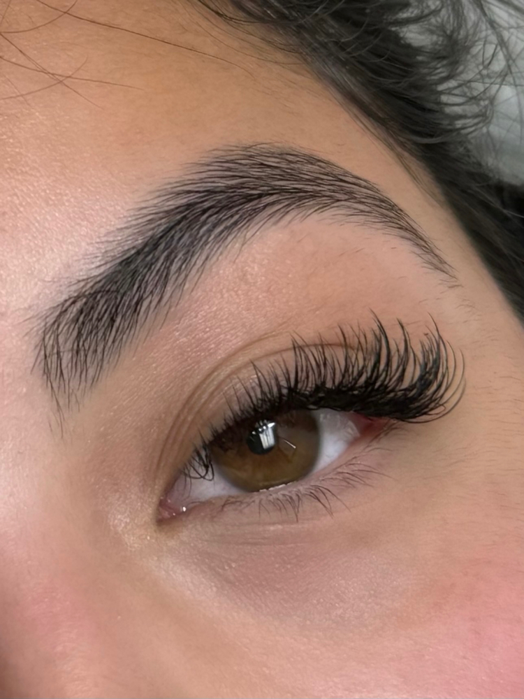 Hybrid Full Set at Luxe Lash    by Skyler in Waterloo, IA