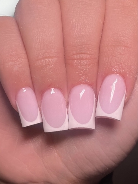 Short French Tip/ V Cut