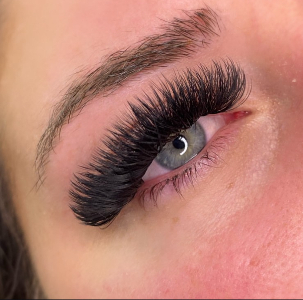 Mega Volumen Lash Extensions
