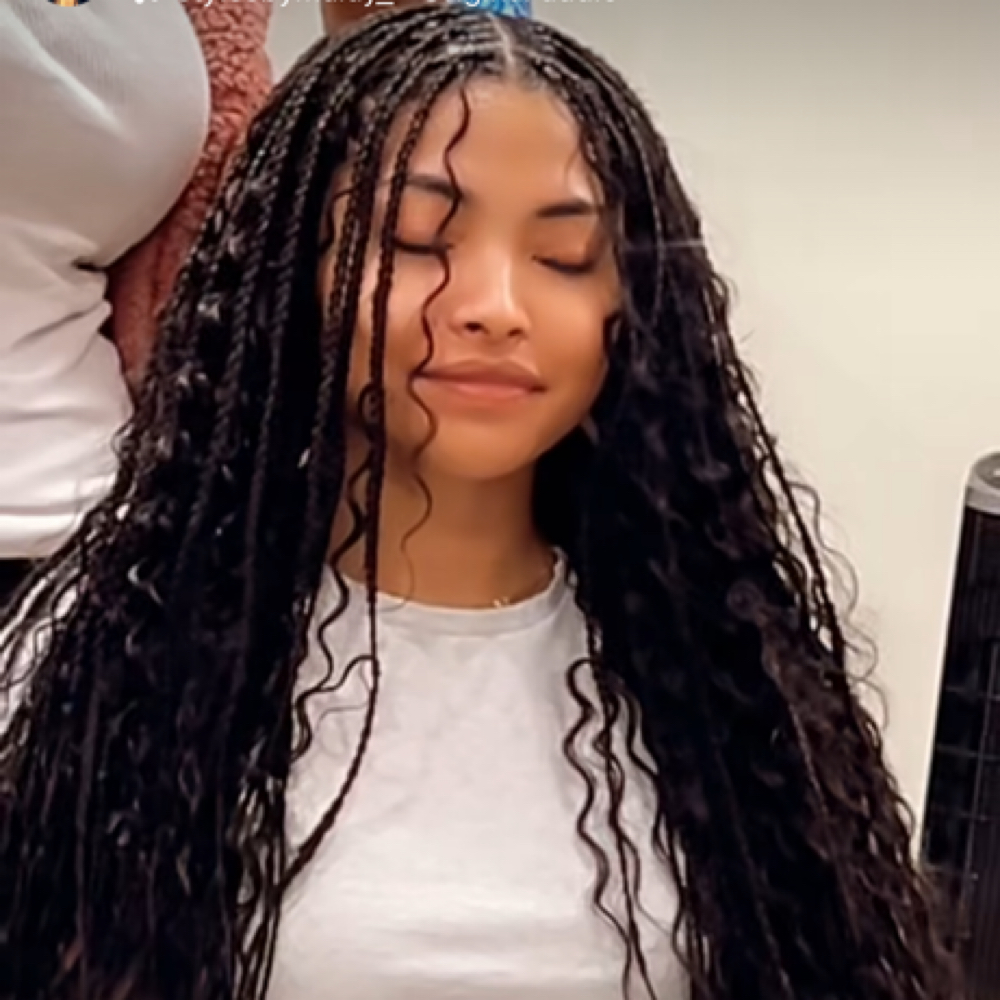Med Boho Knotless at Ladybbraids in Vallejo, CA