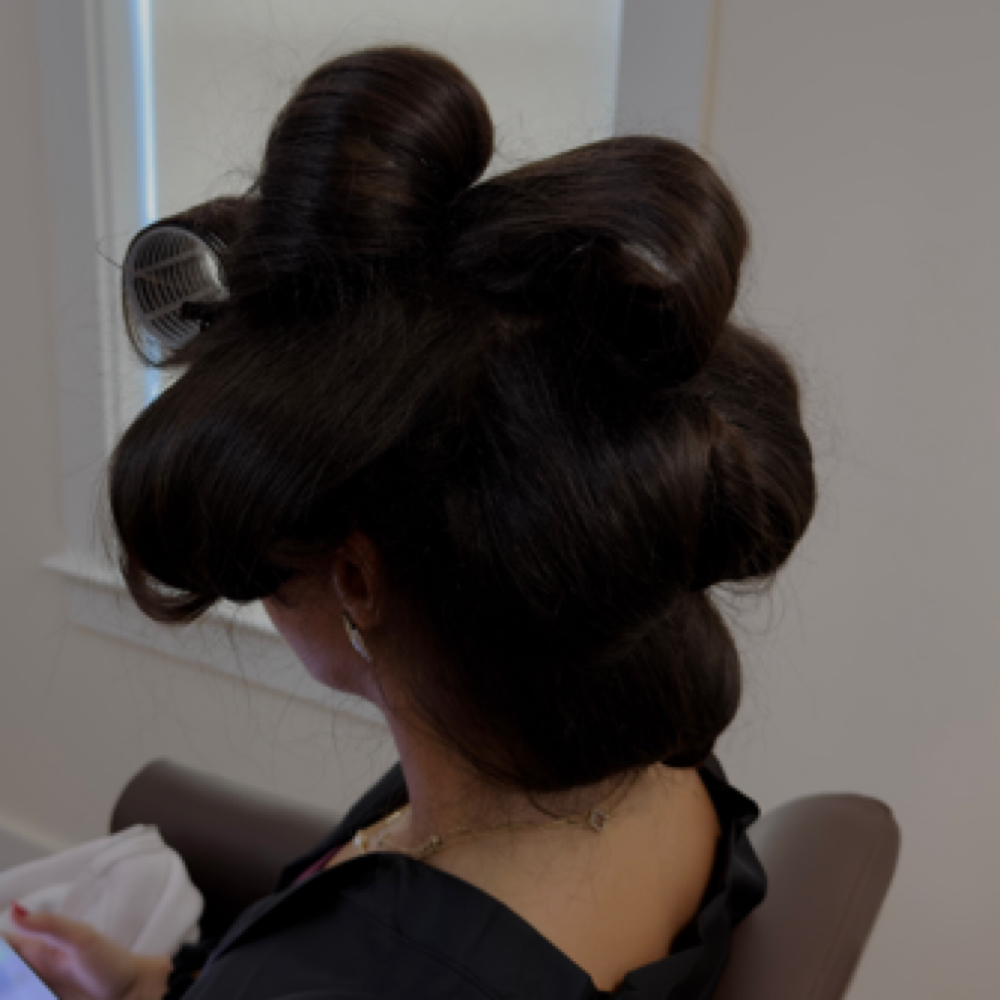 Shampoo & Blowout at Ninth & August in Anderson, SC