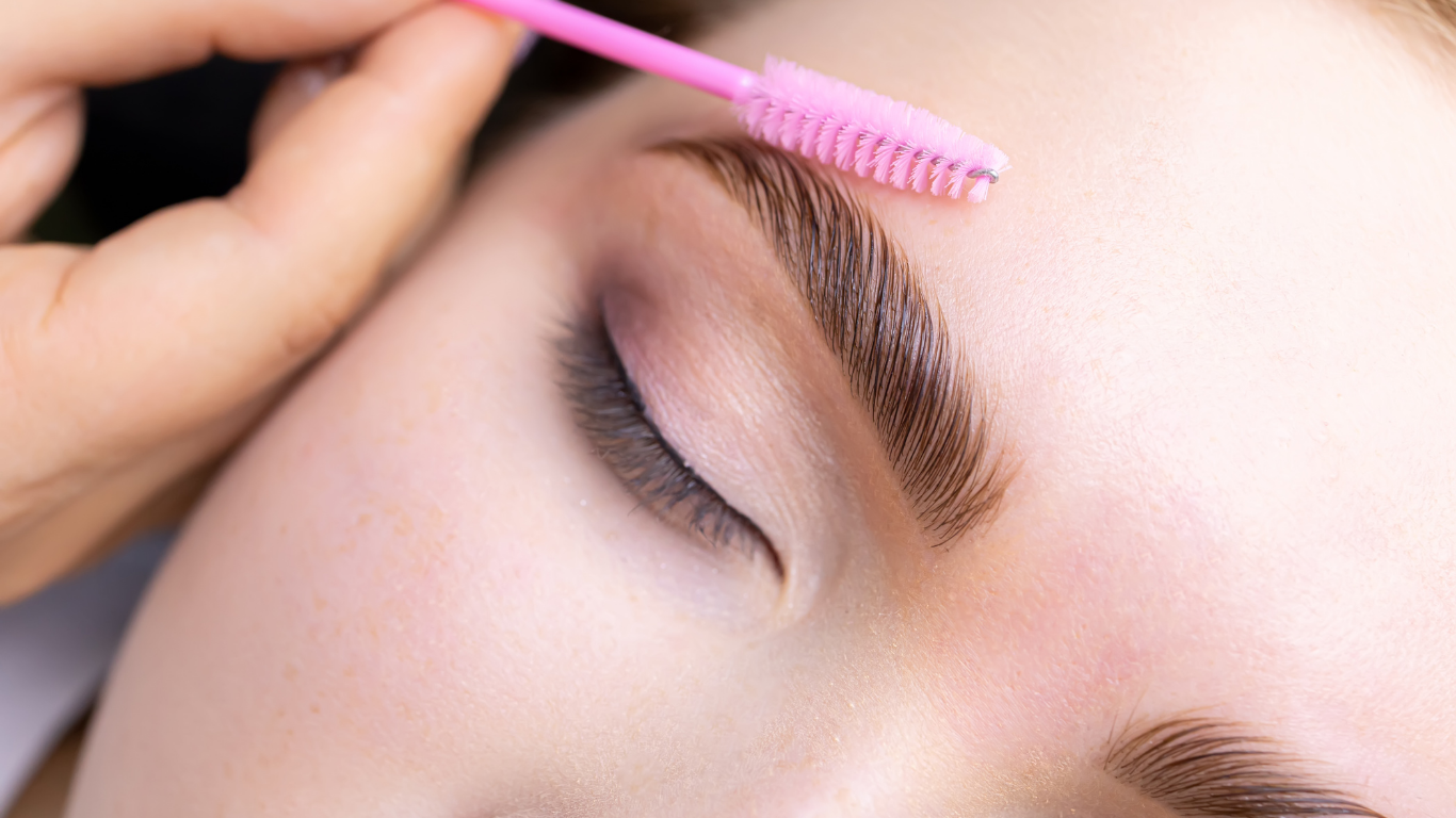 Eyebrow shaping and tinting