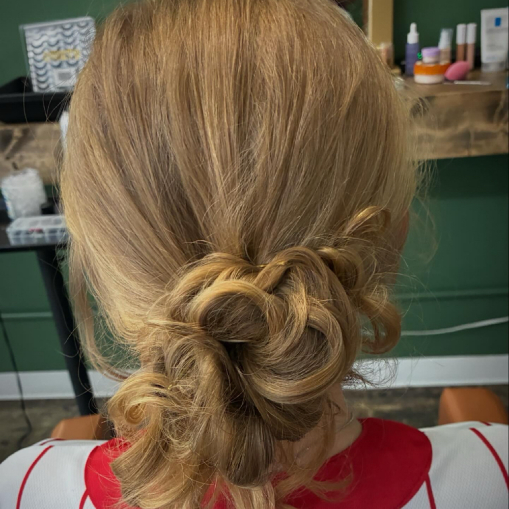 Shapoo And Style (non Event) at Exquisite Salon in harrison, AR