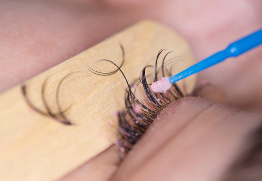 Lash Removal