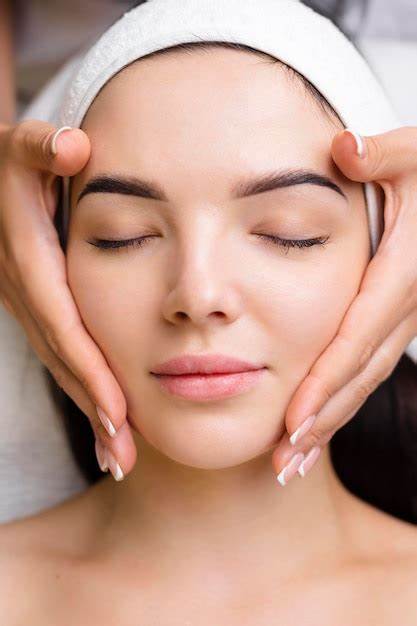 Aveda H2O Facial