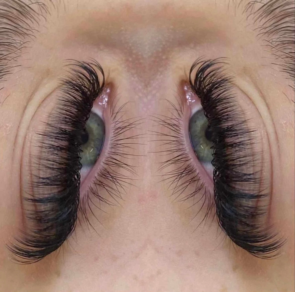 Hybrid Lash Set at Beautyyourway.Sa in San Antonio, TX