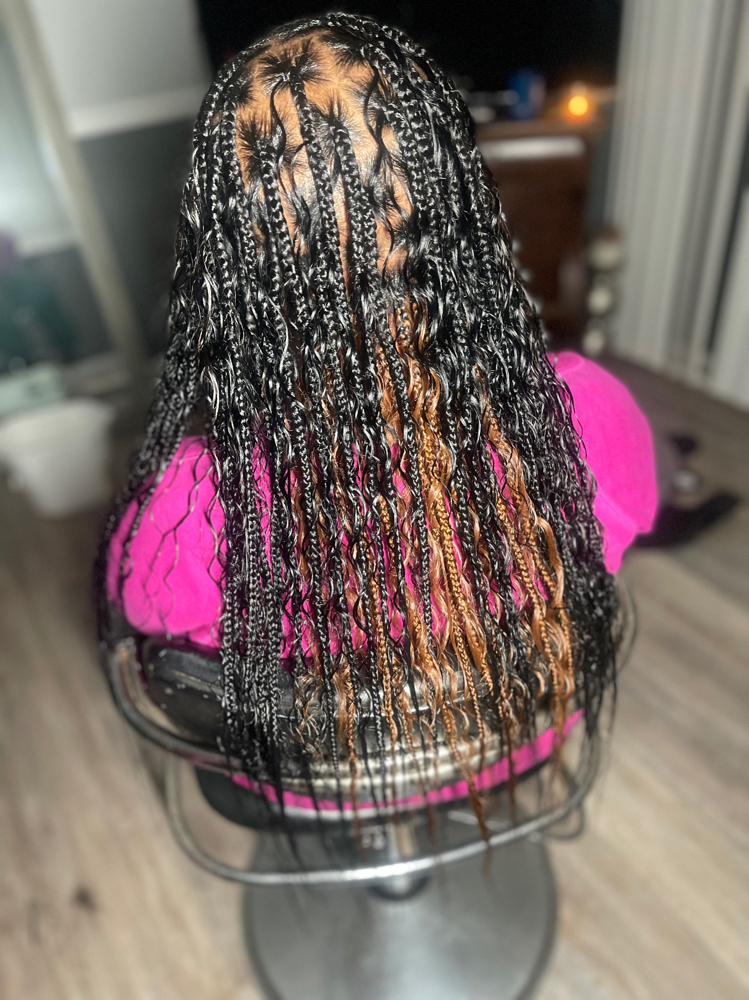 Small Knotless W/ Curls