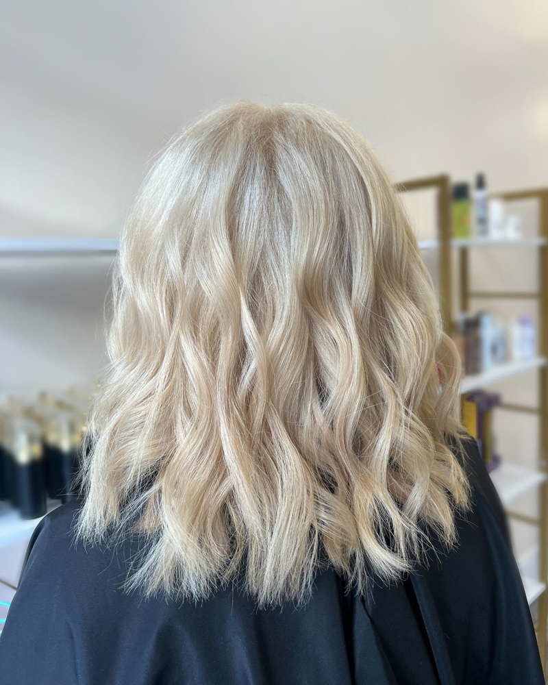 Blonde Root Touch Up