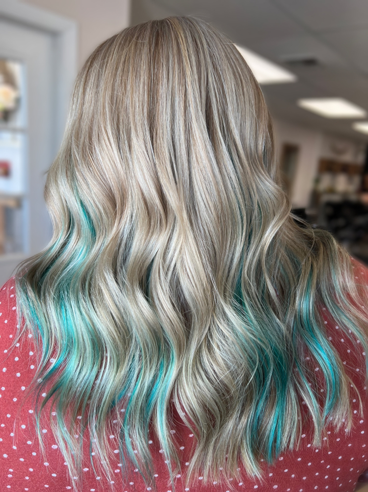Vivid Color (peekaboos) at Shelby Shackelford in Peoria, IL